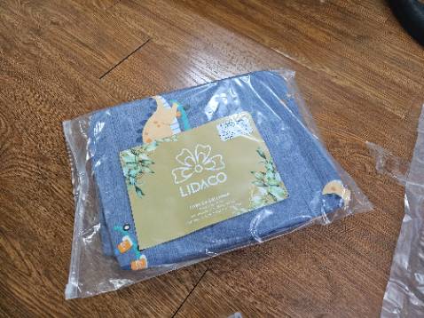 Chất liệu tốt, dày dặn, mịn đẹp.