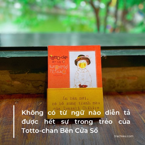 Totto-chan Bên Cửa Sổ đúng như những lời khen về nó, đơn giản nhưng đẹp, trong trẻo, nhẹ nhàng và đầy lạc quan. Sẽ không quá lời khi đặt nó bên cạnh một tác phẩm kinh điển khác cũng dành cho thiếu nhi, đó là Những Tấm Lòng Cao Cả của Edmondo Amici. Thậm chí, cái chất trẻ thơ của Totto-chan còn có phần nhỉnh hơn, vì tác giả không quá sa vào hiện thực xã hội cũng như việc thể hiện các quan điểm chính trị
Hãy tôn trọng sự khác biệt của mỗi đứa trẻ
Hãy giúp chúng khám phá thế giới theo cách chúng muốn 
Hãy học tập chúng cách nhìn cuộc đời thân thương nhất🪴
#trachieublog #reviewsach Totto-chan Bên Cửa Sổ đúng như những lời khen về nó, đơn giản nhưng đẹp, trong trẻo, nhẹ nhàng và đầy lạc quan. Sẽ không quá lời khi đặt nó bên cạnh một tác phẩm kinh điển khác cũng dành cho thiếu nhi, đó là Những Tấm Lòng Cao Cả của Edmondo Amici. Thậm chí, cái chất trẻ thơ của Totto-chan còn có phần nhỉnh hơn, vì tác giả không quá sa vào hiện thực xã hội cũng như việc thể hiện các quan điểm chính trị
Hãy tôn trọng sự khác biệt của mỗi đứa trẻ
Hãy giúp chúng khám phá thế giới theo cách chúng muốn 
Hãy học tập chúng cách nhìn cuộc đời thân thương nhất🪴
#trachieublog #reviewsach