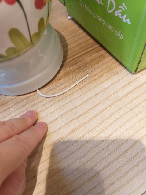 Hàng gói rất sơ sài, 1 cái bị bể, 1 cái thì dây diện bị đức, mặt đổ tinh dầu bị lỗi sần sùi. 2 cái mà không cái nào dùng được