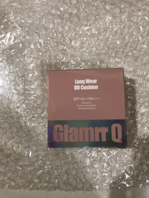 Hàng đẹp, tốt, chất lượng, đánh lên da rất căng và bóng thích hợp cho da ngăm, hàng giao nhanh, shipper thân thiện, xứng đáng được 5 sao. mình sẽ mua lại lần hai.