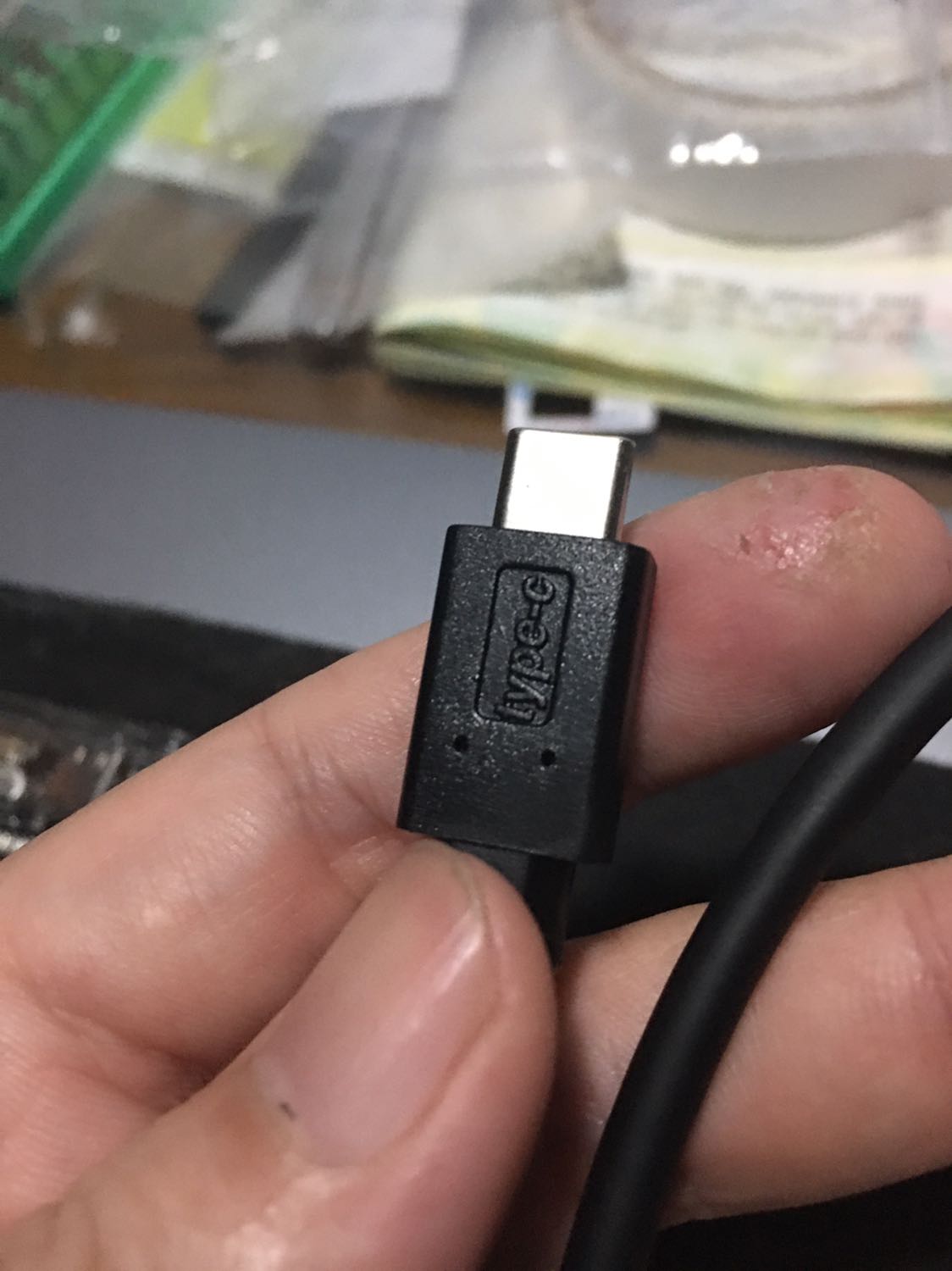 Hàng chính hãng, tốc độ khá, đầy đủ 2 cáp usbc-usbc và usbc-usba.