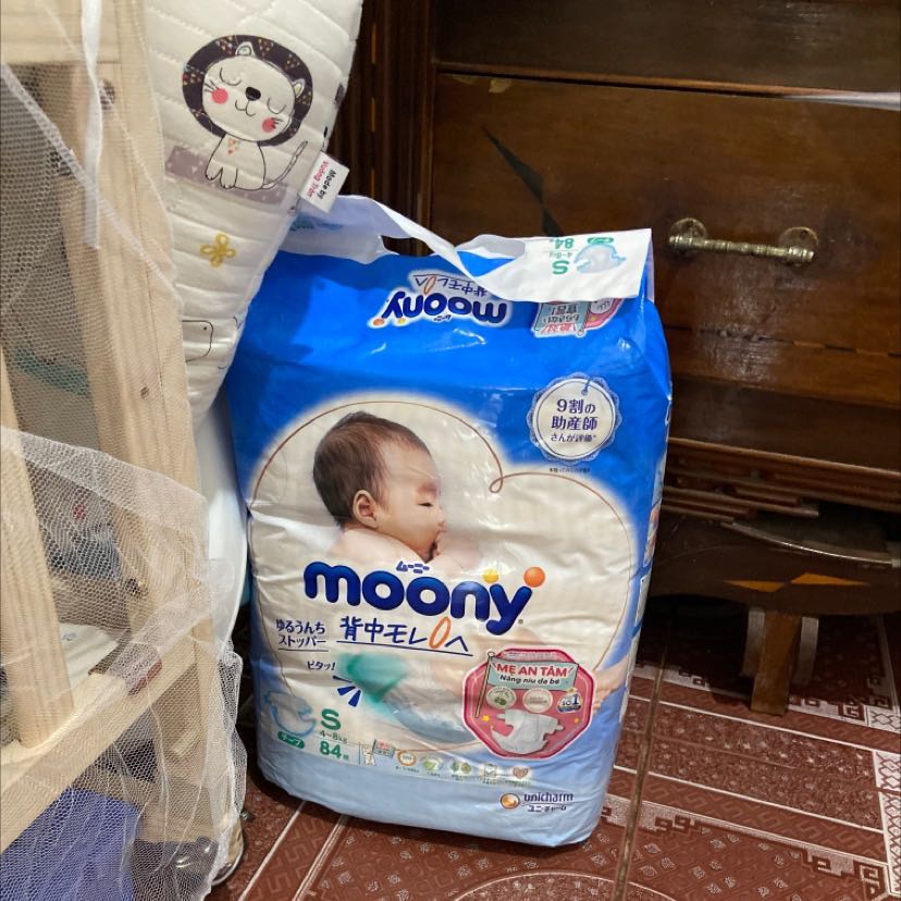 K dc mềm như loại moony của Nhật, mình thấy bảo có rảnh tránh cấn rốn nhưng cái này thấy ngang đâu có rảnh rốn đâu nhỉ. Đnsg sử dụng chưa biết chất lượng như thế nào