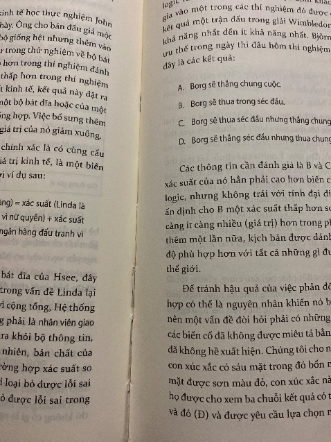 Cũng biết là sách có nhiều trang nên khá dễ bị bong keo so vs sách nhỏ hơn. Nhưng nhìn vẫn rất khó chịu. Ko biết lỗi này là do bên nsx làm ko chắc hay sao ….. Mà thực sự mới mua mà bị bong thế này nó rất bực luôn ý 🥲