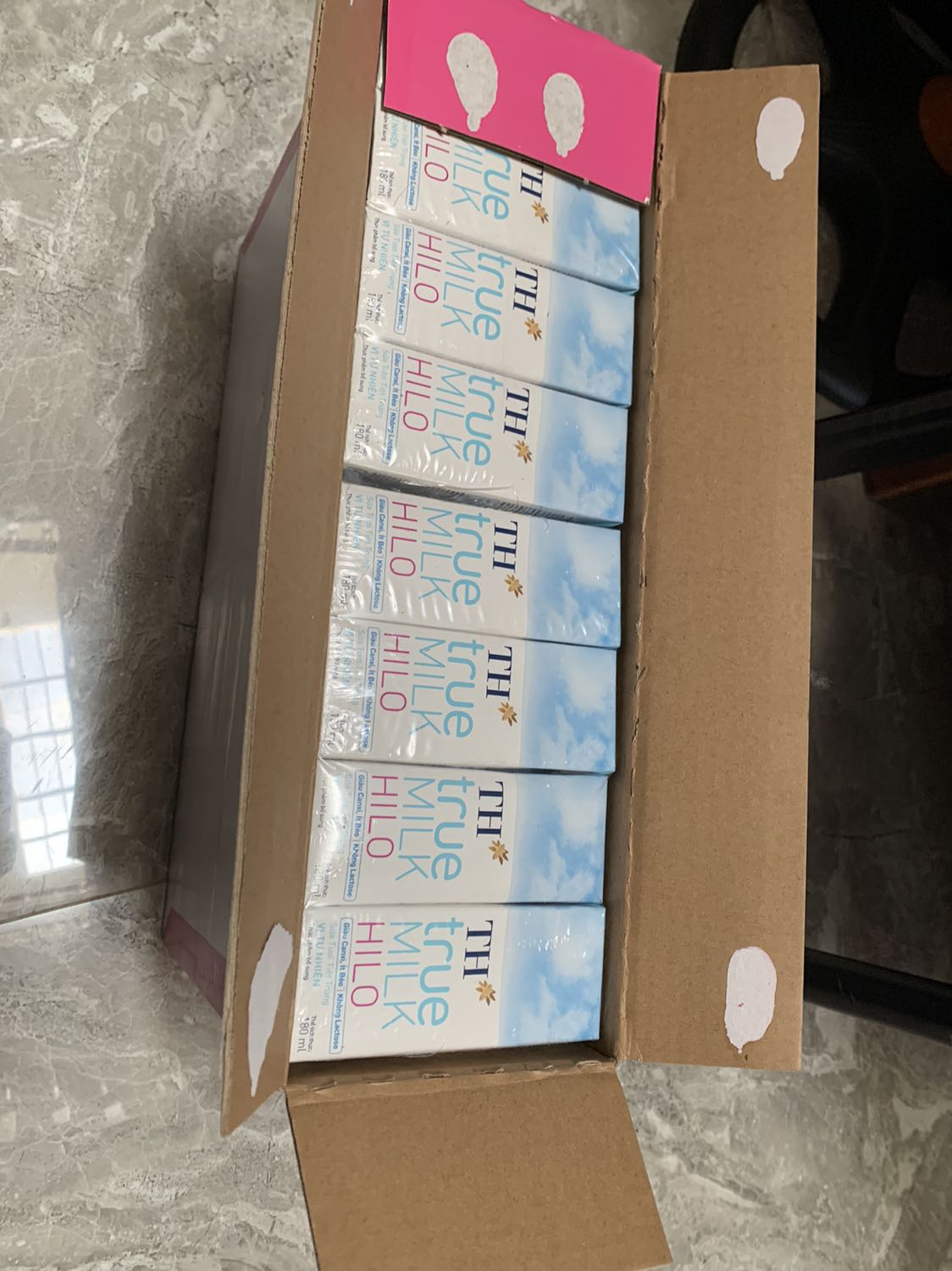 Đóng gói kĩ càng, hạn sử dụng còn lâu và quan trọng là giá săn sale rẻ hơn ở tiệm th true milk bán luôn. Cám ơn tiki