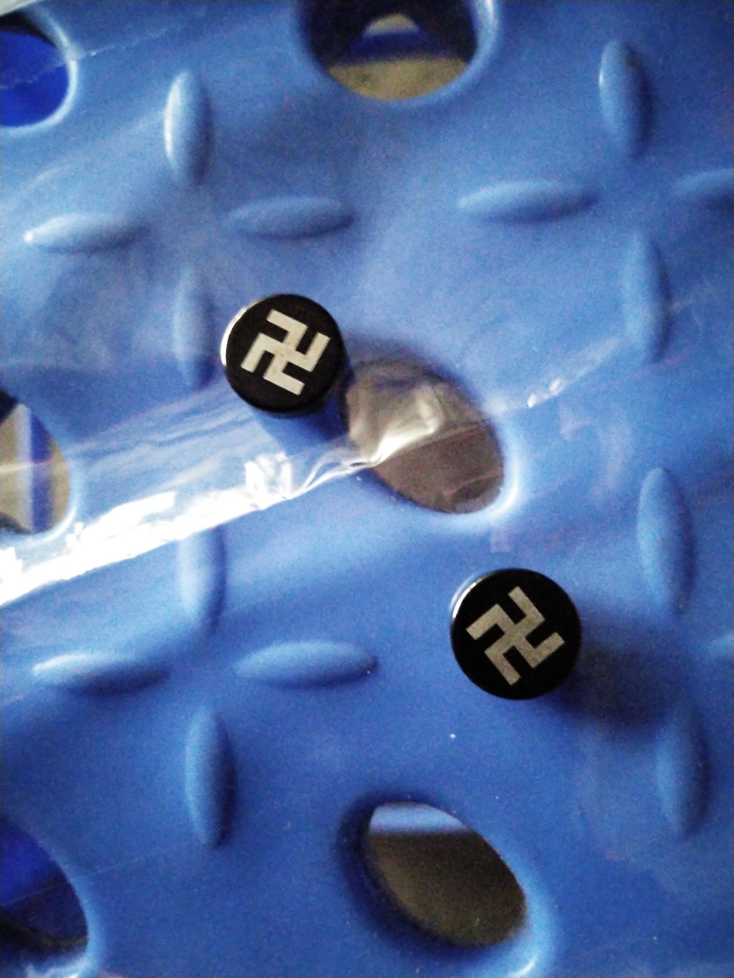 hình ko giống nhau nam châm đẩ nhau từ nay ko bao giờ sử dụng tiki nữa