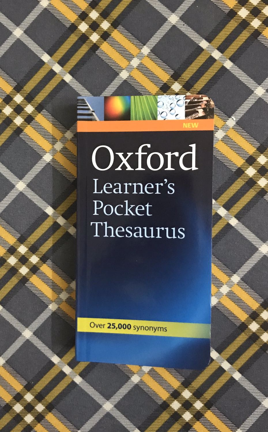 Cực hài lòng với sản phẩm tiki giao lần này. Đóng gói cẩn thận, từ điển mới toanh. K bong tróc gì hết. Từ điển siêu dễ thương, nhỏ gọn luôn. Thích hợp cho các bạn hs mang đi học . Bạn nào cần nâng cao vốn tiếng anh nên mua cuốn từ điển Oxford như thế này!