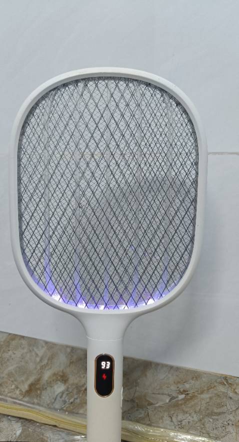 Dùng thấy ổn, bằng nhựa ko được chắc chắn lắm khi đập muỗi có cảm giác lỏng tay. Tuy nhiên dùng hiệu quả giải quyết vấn nạn muỗi tại nhà.