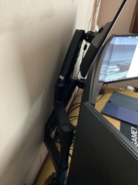 Tay tốt, chịu đc màn ultrawide 34”, lắp thêm 1 cái 24” ở trên cũng vừa khít, do lúc đầu cũng ko nghĩ là sẽ lắp 2 cái như này nên chỉ mua 1 cái lẻ rồi sau này mua thêm thì setup đc như này. Tuy nhiên nếu ai có nhu cầu tương tự thì nên mua thẳng con 180 cho chắc ăn.