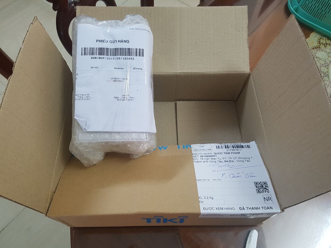 Vợ mình đang bầu, được người bạn giới thiệu cốc hứng sữa NatureBond này, em bé nhà họ mới 3 tuần mà tủ lạnh đã gần đầy sữa rồi, có ngày hứng được hơn nửa lít. Mình mua trước để khi vợ sinh có cái dùng luôn, cho yên tâm về khoản sữa mẹ. Đóng hàng rất cẩn thận, hộp ngoài rất đẹp, sang trọng.