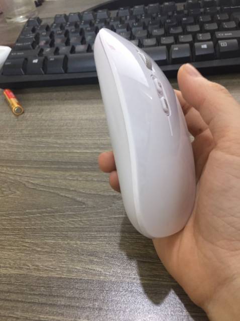 em nhận được hàng rồi, đánh giá cho shop chút, chuột dùng tốt, mượt, nhạy lắm ạ,  có cả nút quay về màn h ình deskop nữa, ban đầu m chưa sử dụng nhìn ko hiểu có chức năng gì, xong ấn thì mới biết, nói chung chất lượng tốt, vote 5 sao