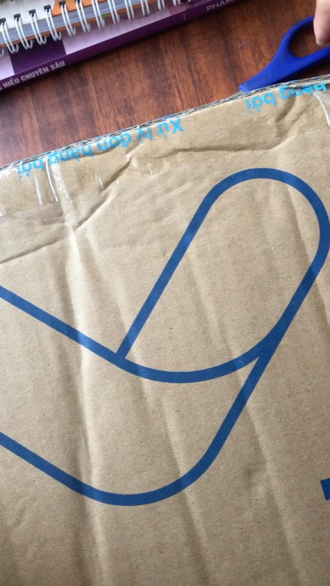 Mình chưa đọc nhưng rất thích những cuốn viết về phụ nữ và cũng xem 1 tập trên have a sip mời bà Xuân Phượng nên muốn đọc xem sao.Tuy nhiên không biết là tại sao cuốn này khi nhận về lại không có seal hay là kiểu vậy