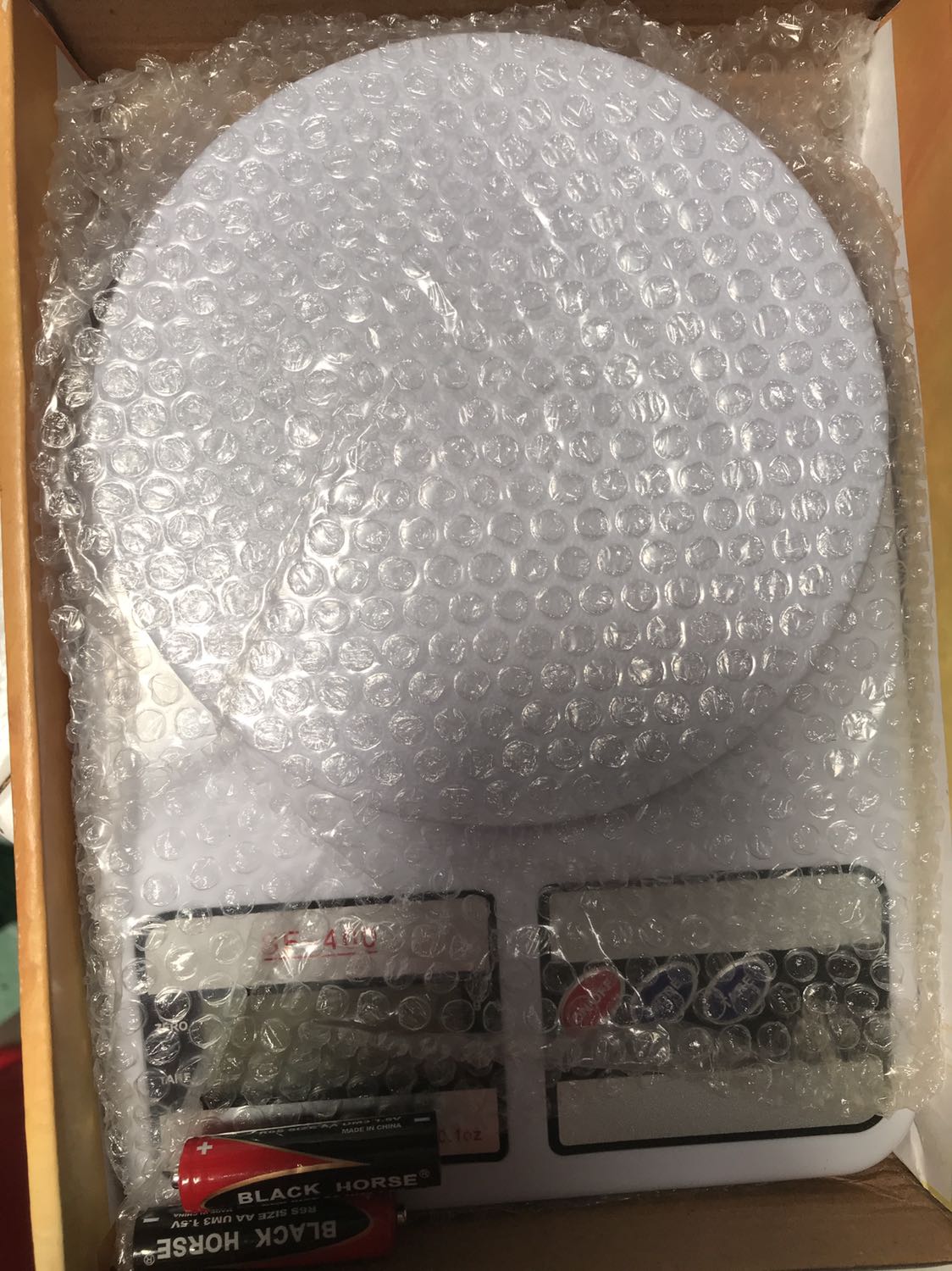 Cân đã sử dụng thử, khá ổn. Không biết lâu dài sao. Đóng gói kỹ. Giao hàng thì quá lâu, hơn cả tháng, dịch bênh nên thông cảm cho Tiki. Rất mong lần sau giao hàng sẽ nhanh hơn! Cân đã sử dụng thử, khá ổn. Không biết lâu dài sao. Đóng gói kỹ. Giao hàng thì quá lâu, hơn cả tháng, dịch bênh nên thông cảm cho Tiki. Rất mong lần sau giao hàng sẽ nhanh hơn!