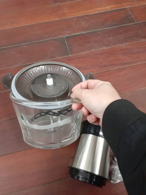 Máy đẹp chắc chắn, xay nhanh và nát
Có 2 chế độ cho bạn xay nhuyễn hoặc xay hạt
không nóng máy cối bằng thủy tinh dễ vệ sinh
lưỡi doa dời cực kỳ ok