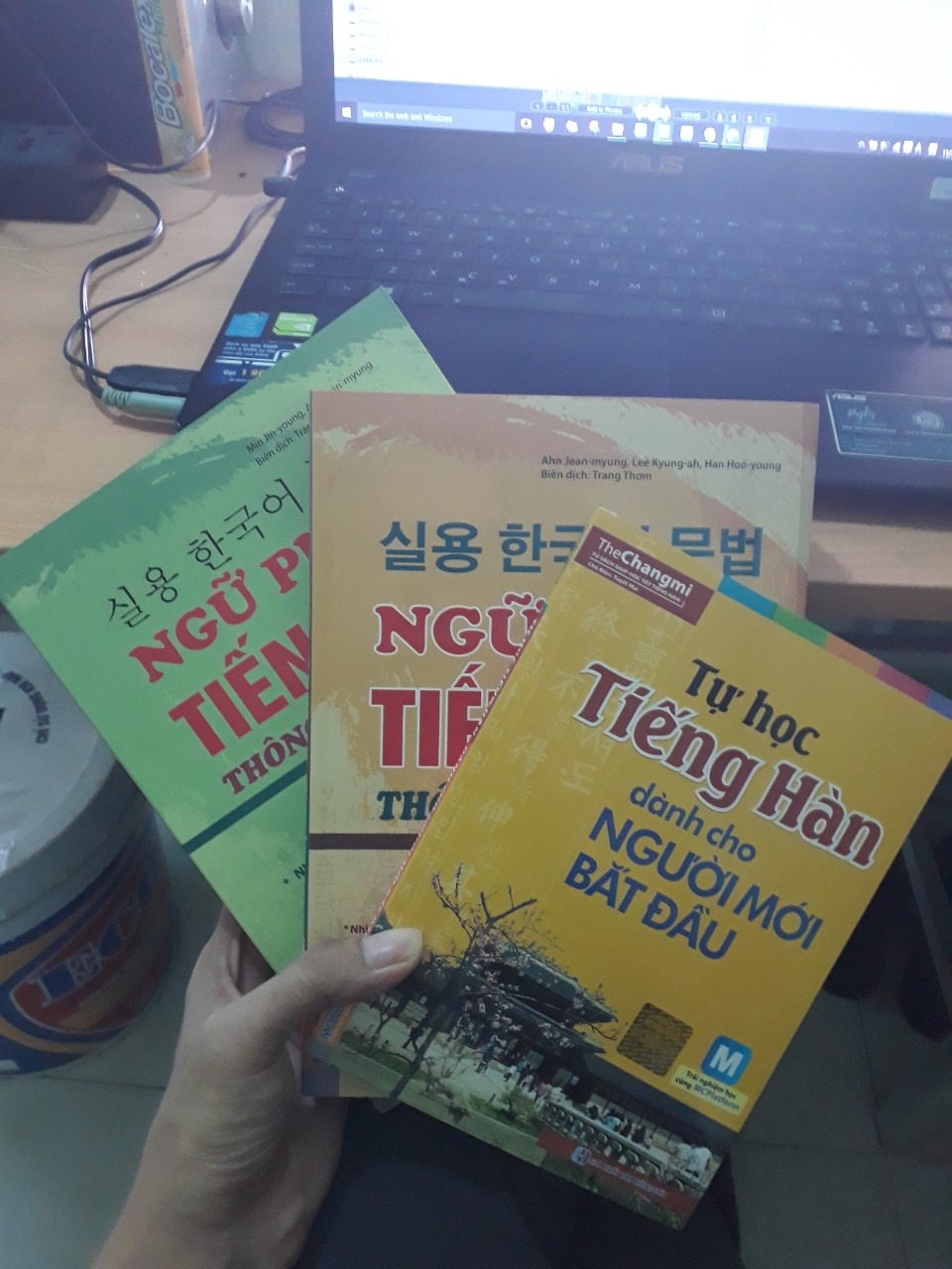 Cảm ơn tiki nhiều. Tiki ko cần phải quảng cáo nhiều bởi vì chất lượng sản phẩm và đội ngũ suport quá OK. Cảm ơn nhà xuất bản rất nhiều.