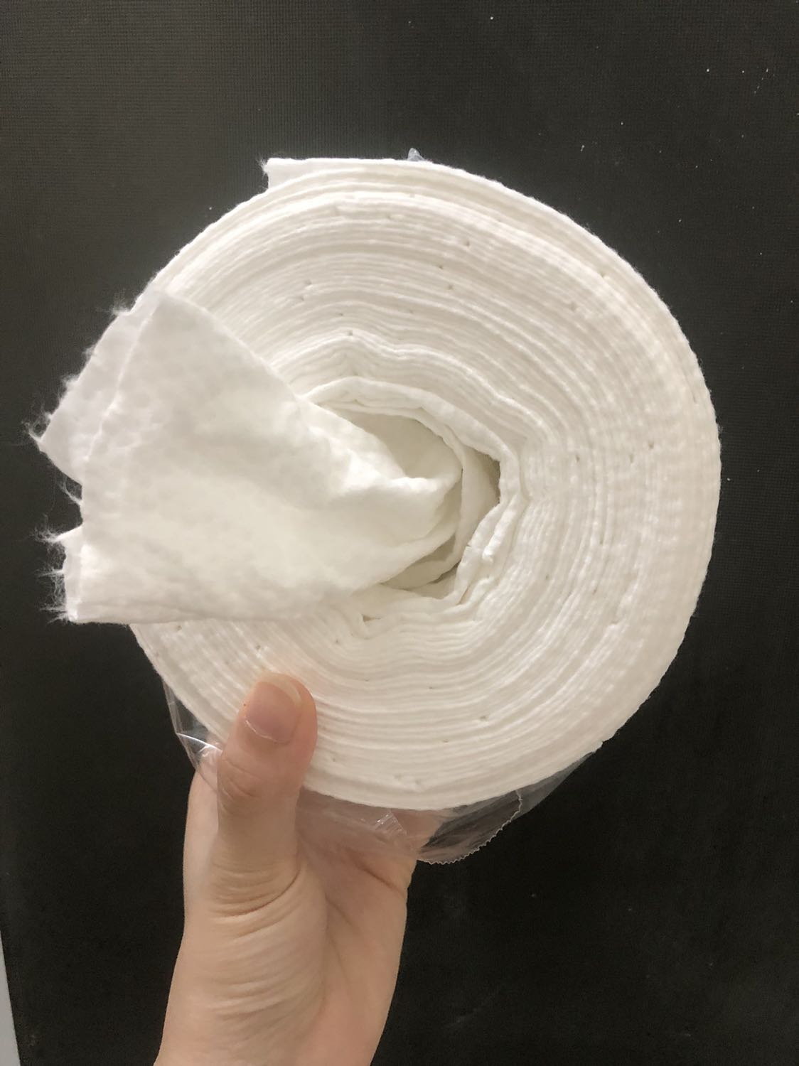 giao hàng nhanh, đóng gói đẹp. sẽ ủng hộ shop dài dài dài hàng rất chất lượng, giá ổn áp . Khăn mặt khô tiện lợi