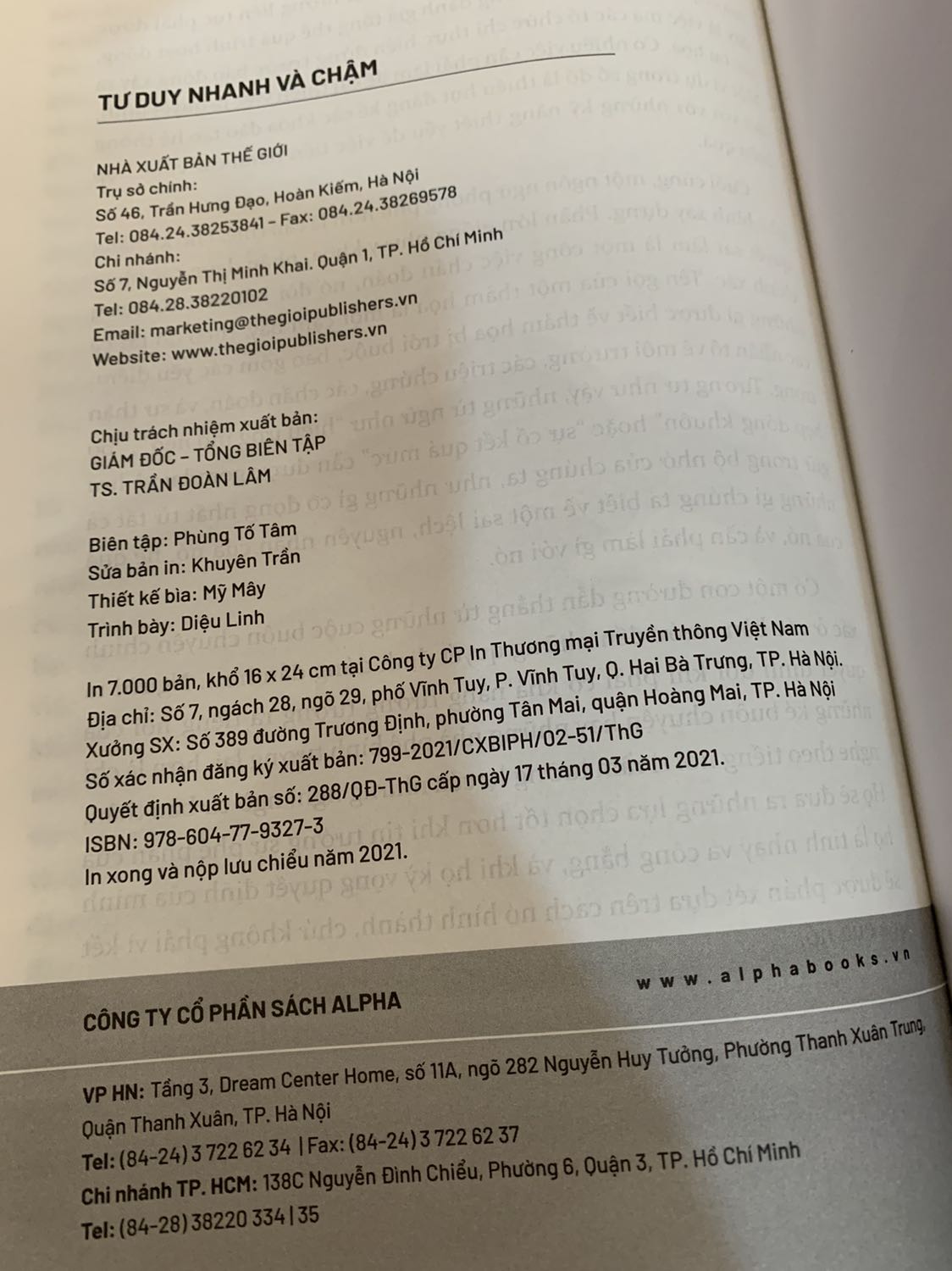 Tiêu đề ghi xuất bản mới 2022, shop lại giao 2021. Nhắn tin shop k trả lời.