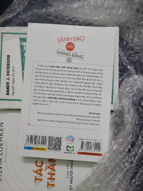 sách mới đẹp, đóng gói cẩn thận, giao hàng nhanh