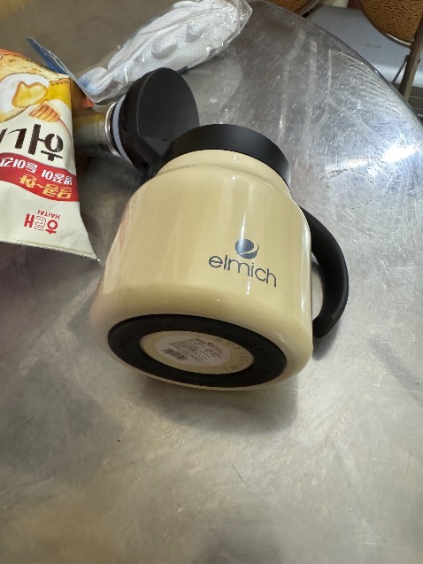 Đã thử đổ nước nóng vào, thời gian giử nhiệt đạt rất lâu (gần 24h)
Mẫu mã đẹp, tinh tế, gọn gàng và là hàng chính hãng. 
Nếu bạn có nhu cầu bình ủ trà giữ nóng nên mua ngay sản phẩm náy vì giá cả rất hợp lý mà chất lượng tuyệt vời.