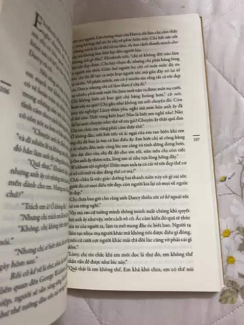 Shop giao nhanh, sách đóng gói kĩ, ko bị rách, sách thơm, bản dịch hay