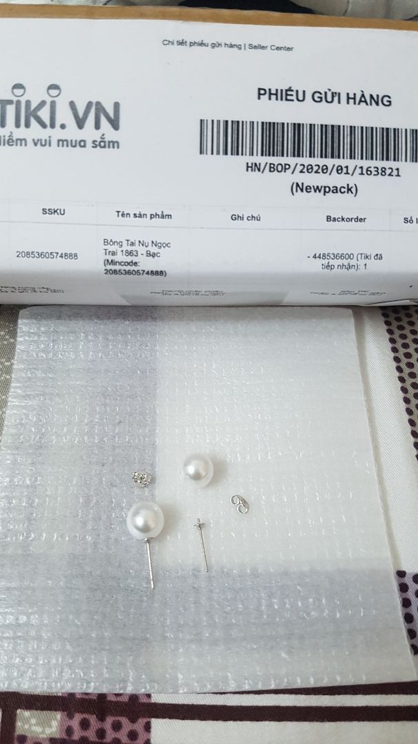 vừa nhận được hàng mà quá dỏm luôn .định đeo thử mà rớt ra như này rồi