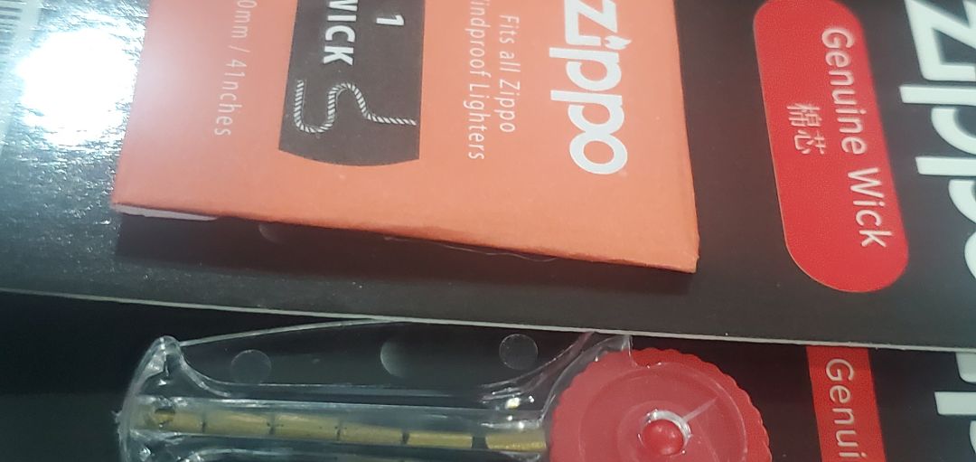 Hàng giả hiệu Zippo, không đáng 1 xu