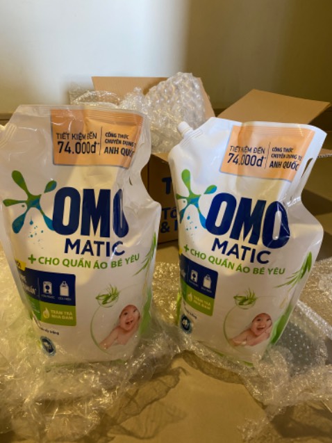 Túi giặt date mới , được tặng kèm sản phẩm!
Mặt hàng được đóng gói cẩn thận không bị đỗ , vỡ. Mình hài lòng vì điều này
Nhưng mình có 1 thắc mắc: tuy là hàng tặng nhưng thể tích 2 chai nước rửa chén hơi lưng so với suy nghĩ của mình.
Cám ơn Tiki