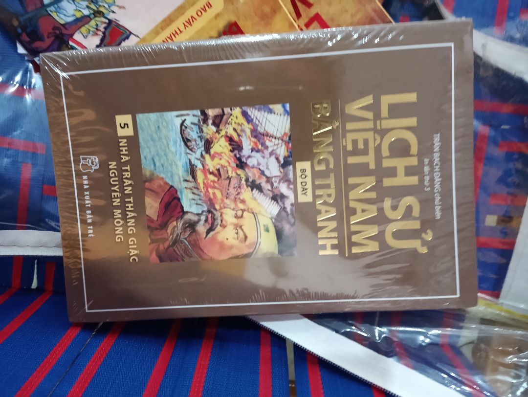 Sách lịch sử Việt Nam rất hay và hữu ích cho thiếu nhi. Giá tốt và giao hàng nhanh. Sách mới cứng. Cám ơn Tiki