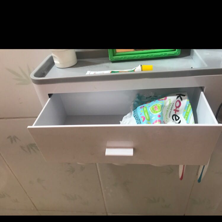 sản phẩm đẹp như hình.... giao hàng đóng gói cẩn thận... phần lấy kem hơi khó lấy.... hài lòng