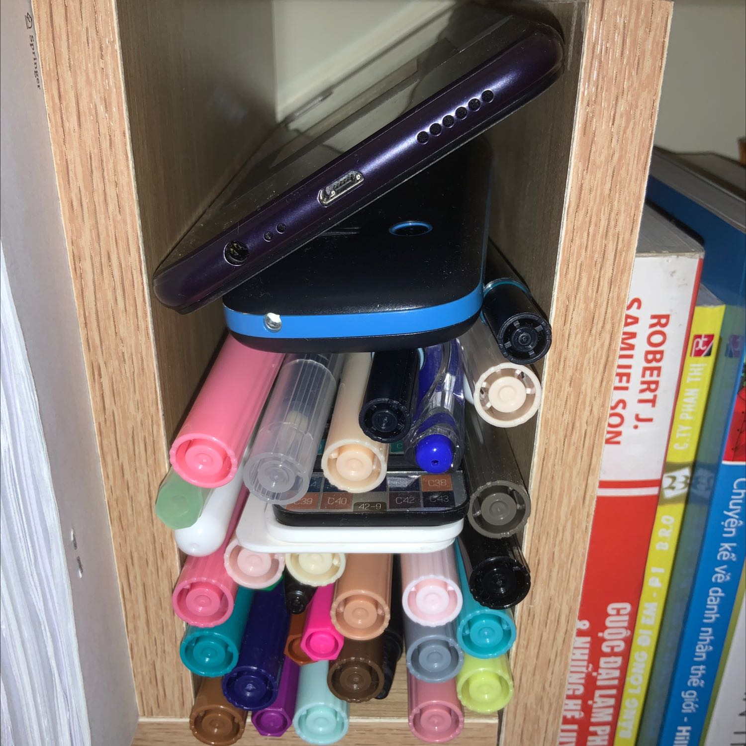 Màu đẹp, ai mê màu thì hiểu chứ giá khá cao.