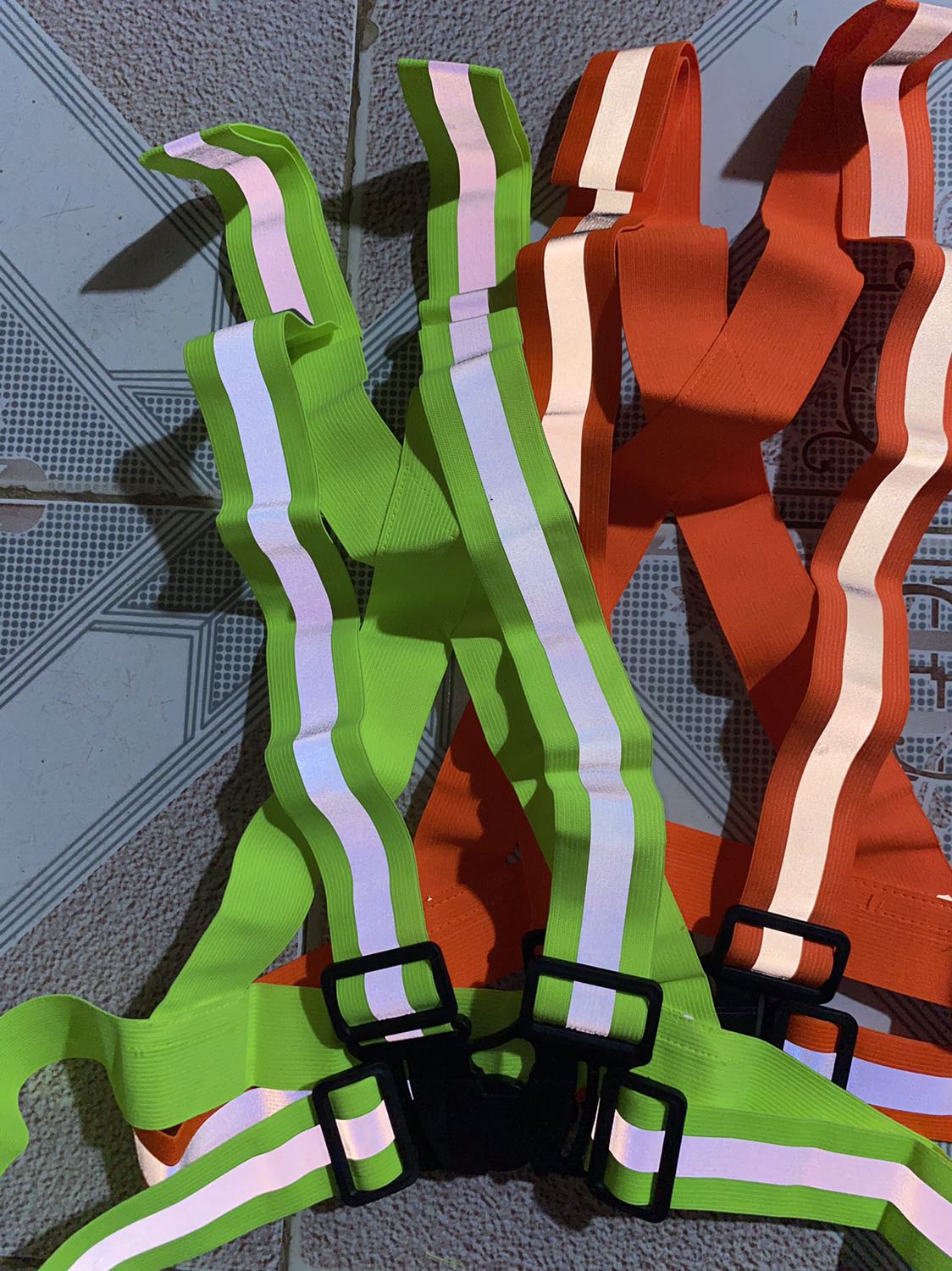 đẹp, gọn, hơi rối khi mang, chắc do mình mới lần đầu mang còn bỡ ngỡ, nói chung rẻ và đẹp, đi phượt an toàn