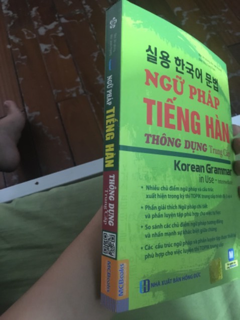 Tháng 10 tới mình sẽ thi TOPIK 2, hi vọng cuốn sách này sẽ giúp ích cho mình Tháng 10 tới mình sẽ thi TOPIK 2, hi vọng cuốn sách này sẽ giúp ích cho mình