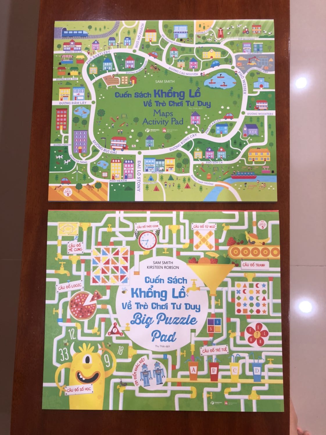 Giao hàng nhanh, sách đẹp.
Giấy cứng, in màu toàn bộ, mỗi trang có đường dập để xé ra nữa.
Hoạt động trong sách rất hay, cháu nhà mình rất thích.