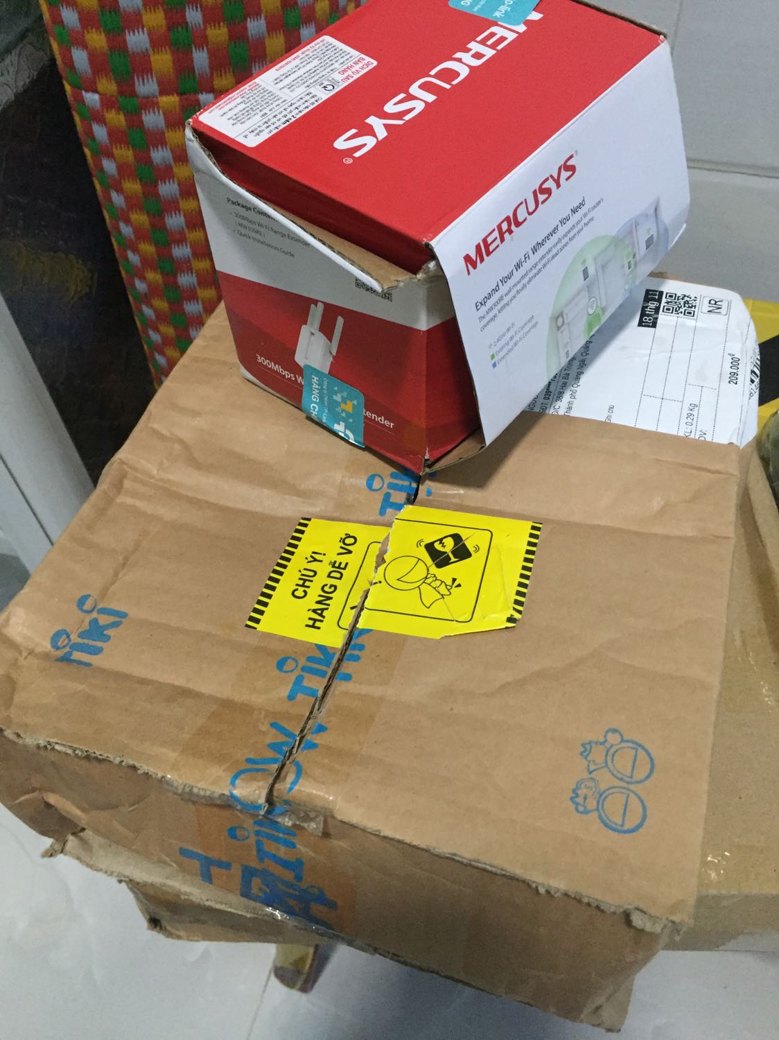 Hơi giận vì nhận được hộp méo mó, tưởng bị hỏng bên trong, may shop đóng thêm trong hộp carton cứng nên không bị ảnh hưởng gì. Hàng dùng wifi mạnh hơn nhiều nha