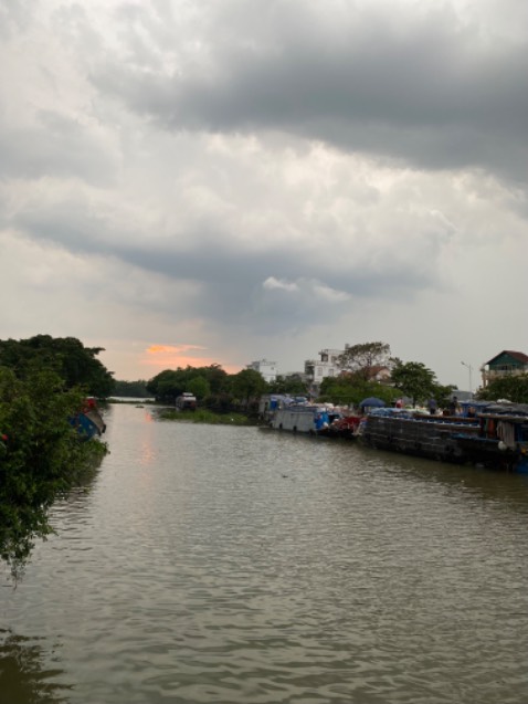 Nội dung hay. Nhiều thông tin rất hữu ích. Đọc rất cuốn.