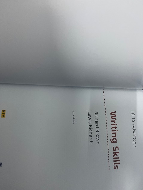 Sách được giao nhanh chóng. Giống mô tả và được đóng gói cẩn thận.