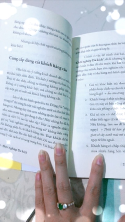 Thực lòng mình đang cần học thêm những kiến thức về kinh doanh thì vô tình biết được cuốn sách này. Nhìn sơ qua mục lục thì thấy cũng thu hút lắm. Hy vọng mình sẽ học hỏi được thêm nhiều kiến thức nữa từ những quyển sách của anh Trần Thanh Phong. Tiki giao hàng nhanh lắm, sách được bao bọc cẩn thận mới tinh ko tì vết luôn.