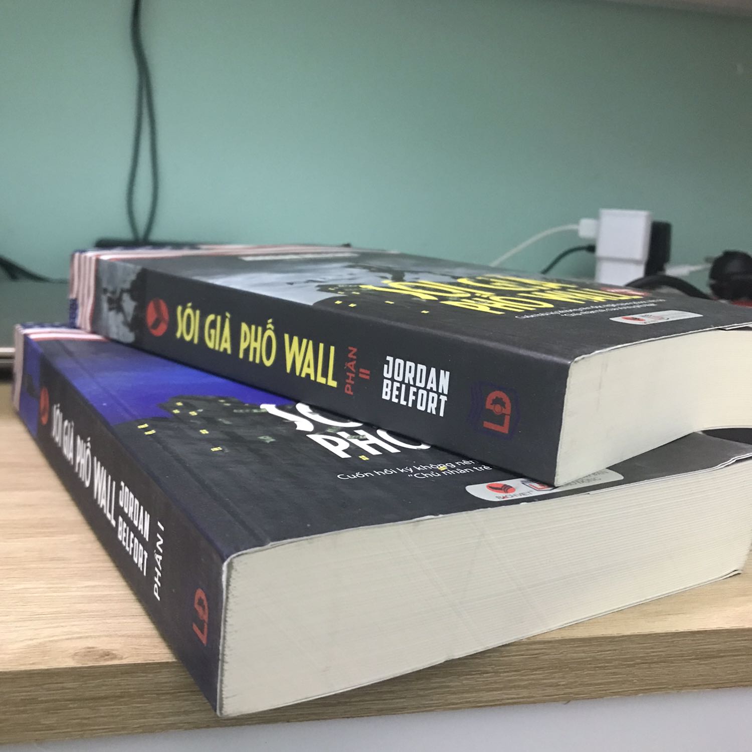 Mình đặt combo 2 quyển. Chưa đọc vì đọc review của mn mới đặt. Bổ sung thêm vào tủ sách của mình. Sưu tầm nhiều chứ đọc chưa bao nhiêu. Giao hàng nhanh