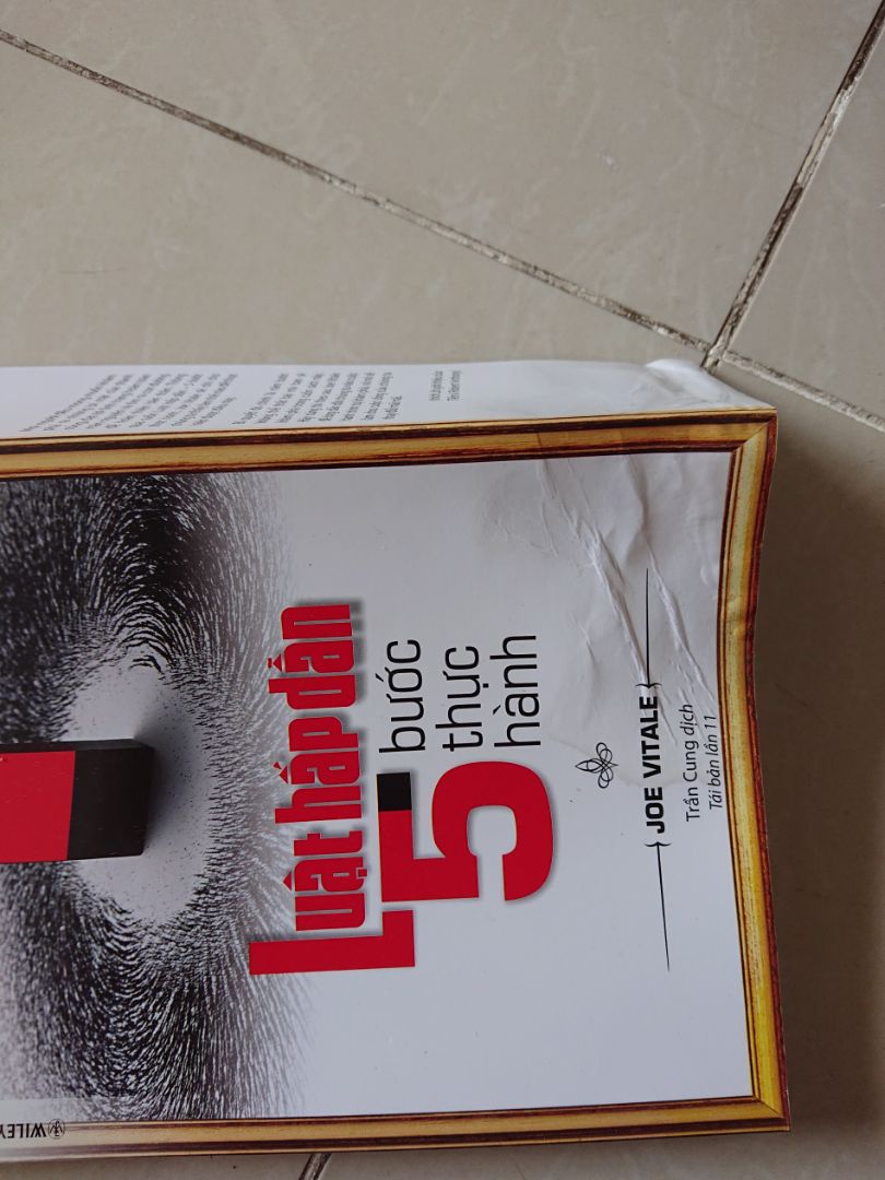 sách bị ướt, rách, mong Tiki giải quyết sớm