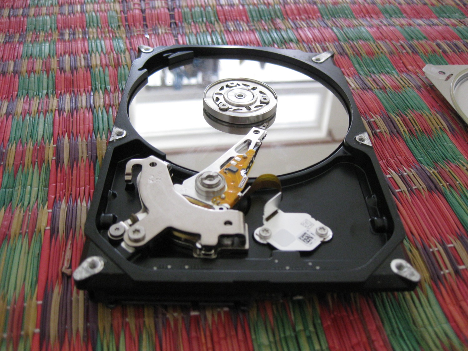 Xiaomi quá ngon và xịn, cầm rất chắc tay trông rất chuyên nghiệp khi vọc ổ cứng cũ của mình, quả là đẳng cấp sang trọng với giá rất rẻ. Nên mua cái bộ vít này khi sửa chữa đồ kỹ thuật nào đó... 5 sao luôn:D
Thanks Tiki nhiều.