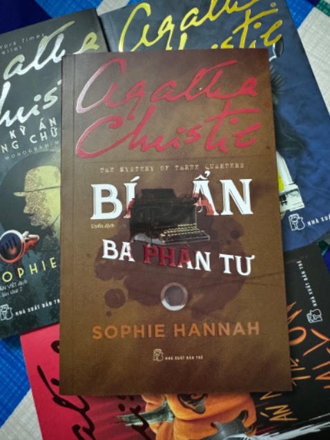 Sách mới tinh, nguyên siêu. Đóng gói có xốp chống sốc. Giao siêu tốc sớm hơn dự định. Shipper vui vẻ, lịch sự, lễ phép.