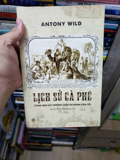 Đây là một quyển sách rất đáng đọc vì nó chứa đựng vô vàn thông tin hấp dẫn. Ban đầu mình nghĩ nó chỉ đơn thuần là những thông tin lịch sử về nguồn gốc và quá trình phát triển của chúng nhưng không. Quyển sách là một tổ hợp của nhiều vấn đề xoay quanh mọi yếu tố liên quan đến cà phê. Đọc rất cuốn và không hề tiếc công sức bỏ ra đâu.
Sách nhận về chất lượng rất tốt nè.