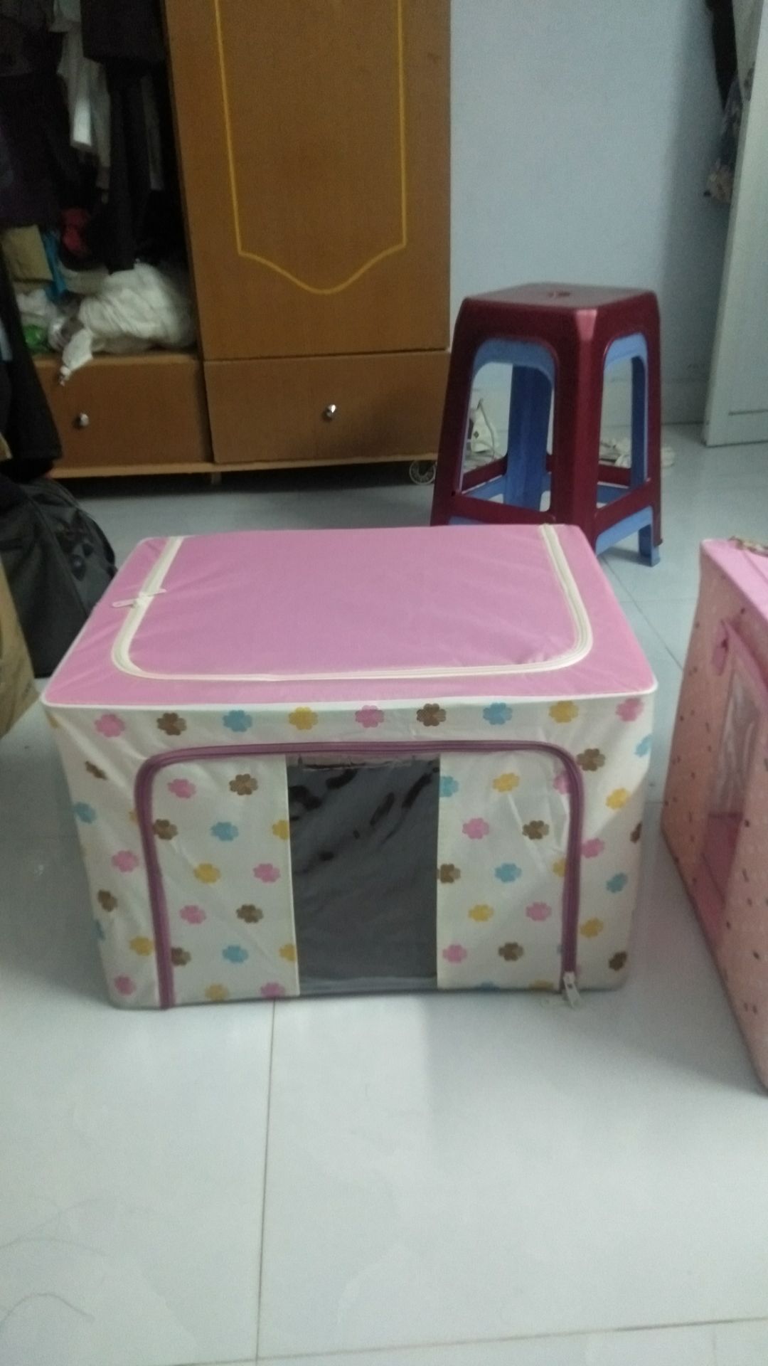 2 hộp nhung có  1 hộp  đúng  chất lượng  còn  1 hộp  nhai  và  mỏng không đúng  như cái  tui đặc mua