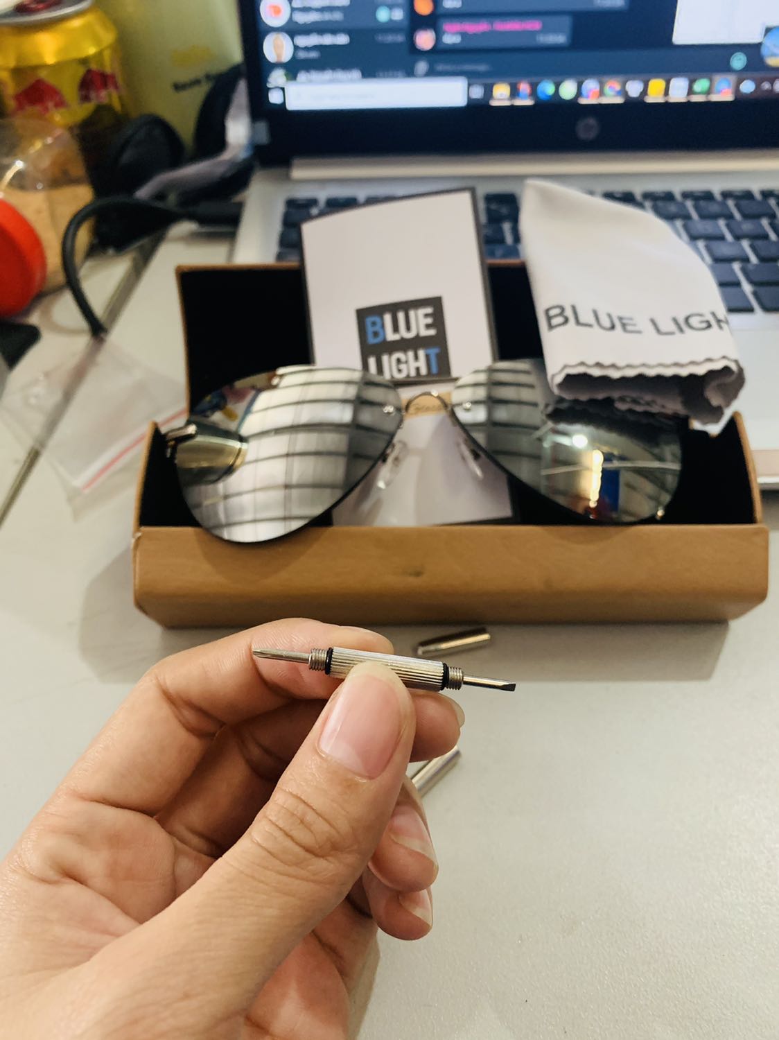 Quá xuất sắc luôn ạ. Mình mua sale có 150k. . Mà cái hộp xịn xò. Quà tặng cũng xịn xò luôn . Vote cho shop 5 sao. Mọi người nên mua ạ. Hí hí.