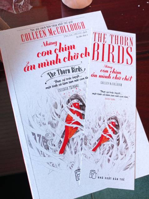 Giao hàng siêu nhanh luôn nha mng, tui đặt sáng 26 thì trưa 28 là có r, ship cũng siêu rẻ, đóng gói cẩn thận, có bọc ở ngoài nên sách được giữ cẩn thận, siêu đẹp luôn nha. Nội đúng sách mọi người có thể lên mạng coi review nhé, đây như cuốn tiểu thuyết kinh điển rùi á.