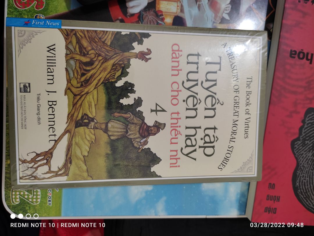 sách được bọc cẩn thận, hơi mỏng so với suy nghĩ mình. chưa đọc nên chưa biết nội dung ntn sách được bọc cẩn thận, hơi mỏng so với suy nghĩ mình. chưa đọc nên chưa biết nội dung ntn