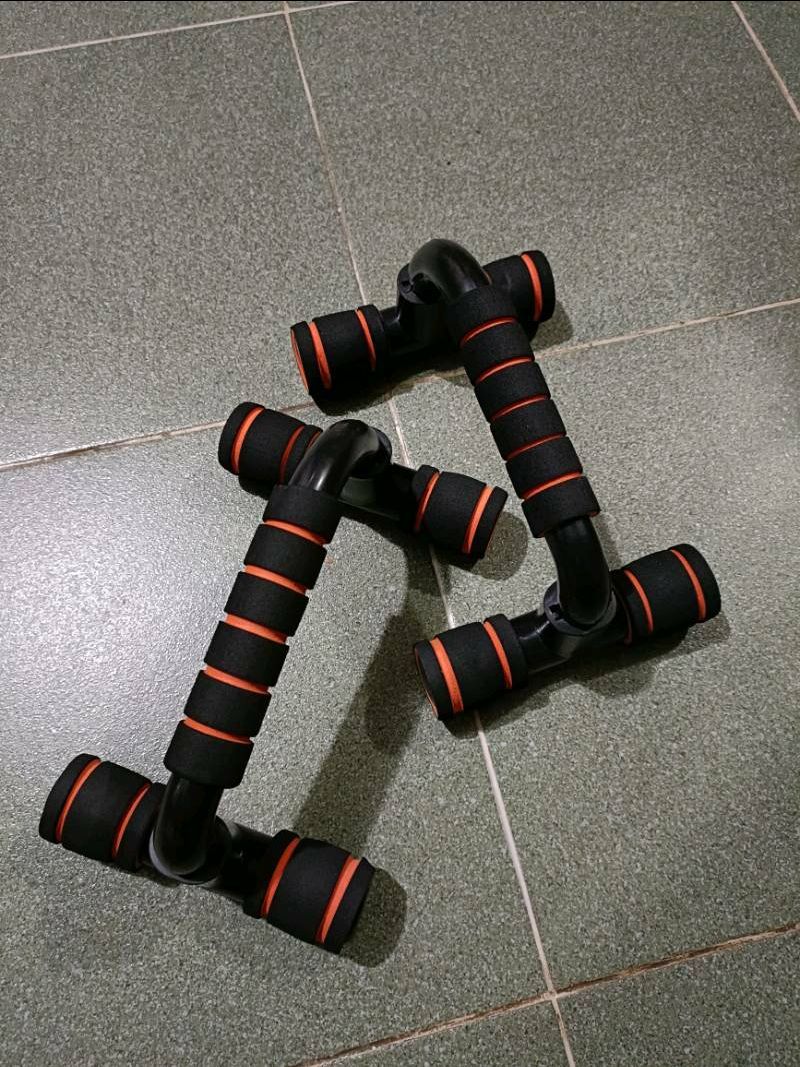 Chất liệu bằng nhựa nhẹ cầm chắc tay chịu nặng tốt 👌👍👍👍👍👍👍👍👍👍