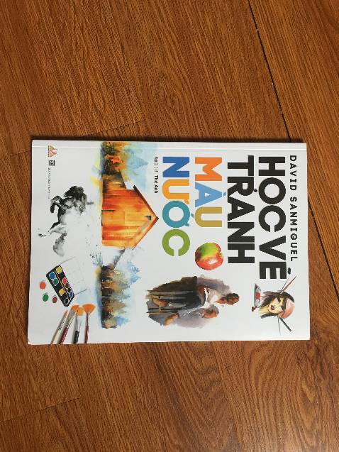 Cuốn sách tổng hợp nhiều thông tin, dành cho nhiều đối tượng. Màu sắc rực rỡ, trong sáng.