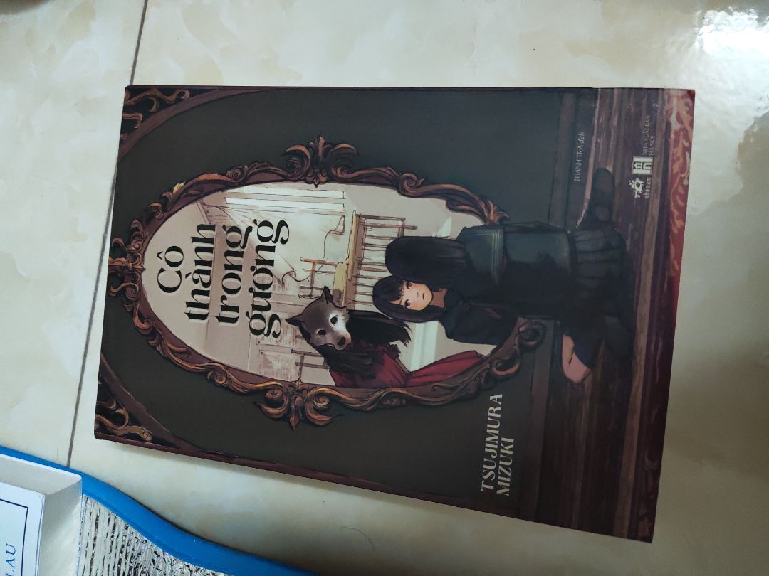 Đợt dịch này không thể đòi hỏi giao hàng nhanh được nhưng không ngờ kho hàng mình đặt lần này lại từ tp HCM. Giao chậm hơn dự kiến 1 ngày thành 8 ngày và hộp thì móp méo. sách dập cong mép thậm chí rách gáy luôn.   Dù thông cảm dịch khoản giao hàng chậm nhưng đóng gói nát thì k chấp nhận được