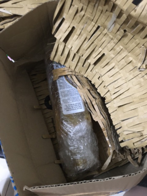 Date còn gần 2 năm, đóng gói kỹ, giao từ hà nội mà cực nhanh, giá rẻ hơn sthi 10k! Dùng rồi, thơm nhẹ nhàng ko bị hôi mùi dầu ăn như thường