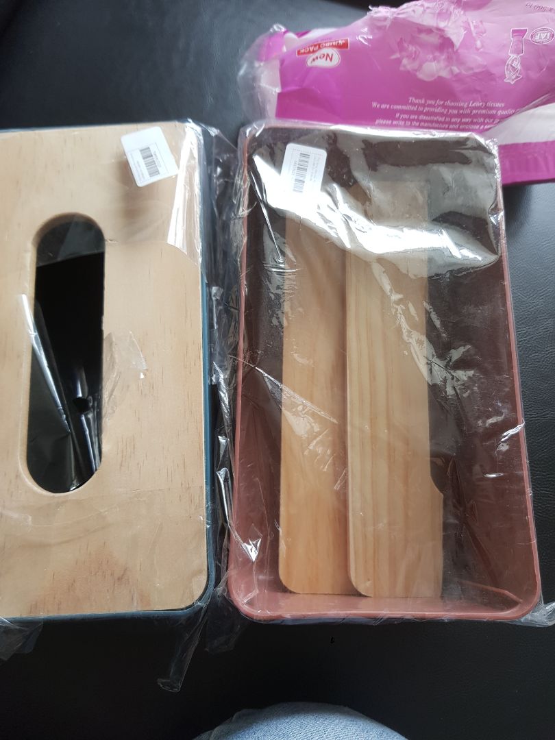 t đã mua 3 sản phẩm nhưng có 1 sản phẩm bị vỡ . Vui lòng đổi lại cho tôi. xin cảm ơn